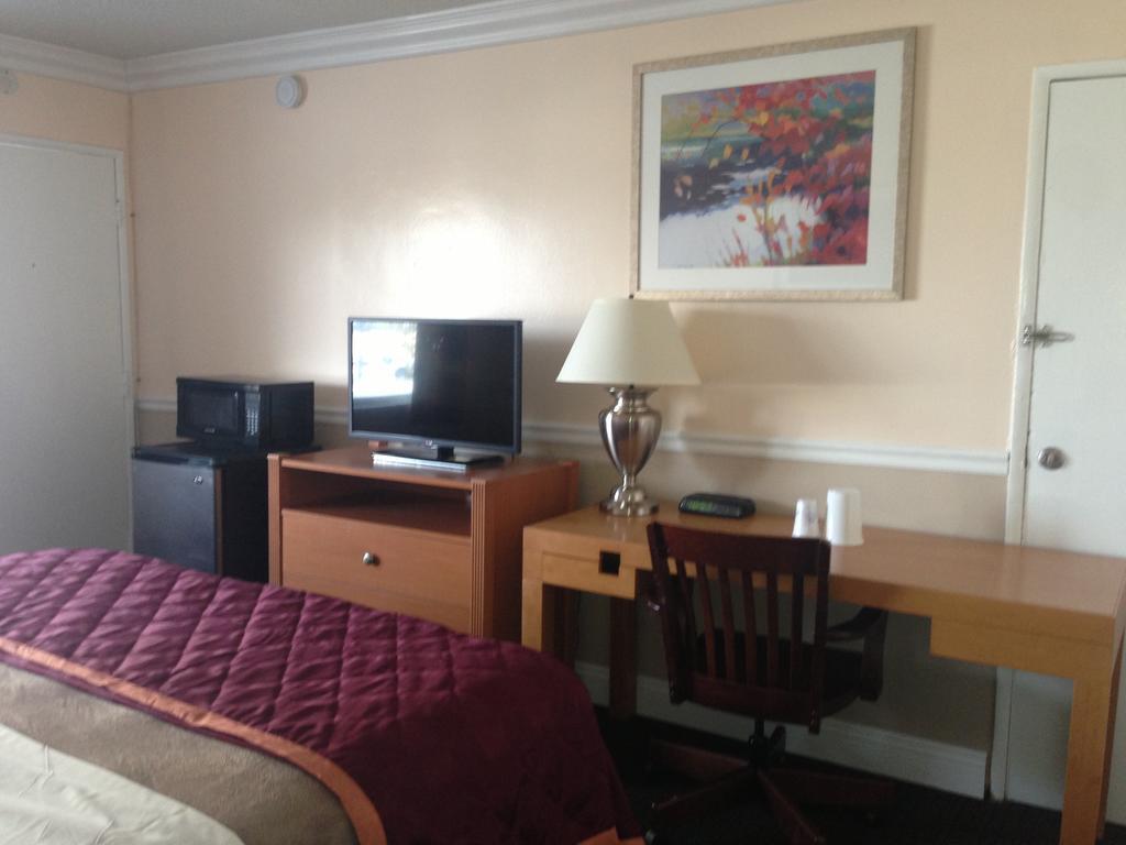Americas Best Value Inn - Downtown Oakland/Lake Merritt Room photo